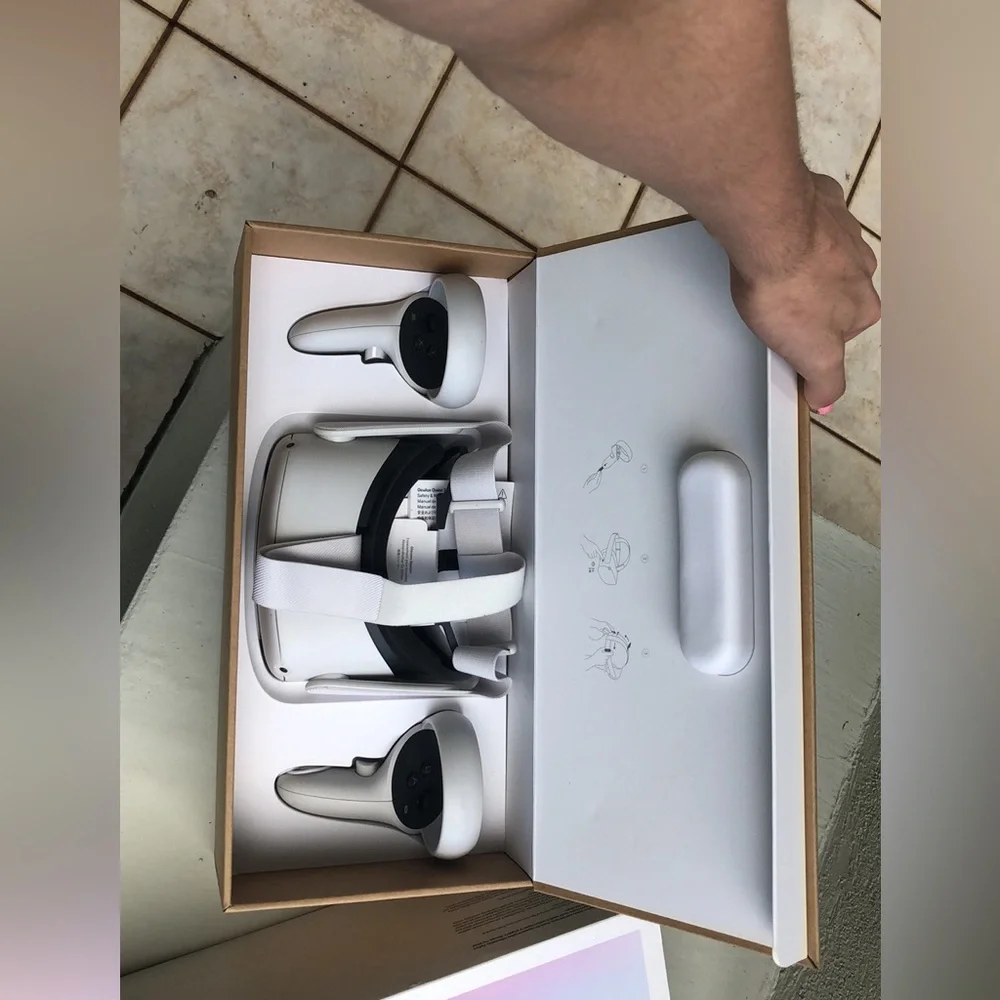 Meta Quest 2 Virtual Reality Headset 265GB - used once